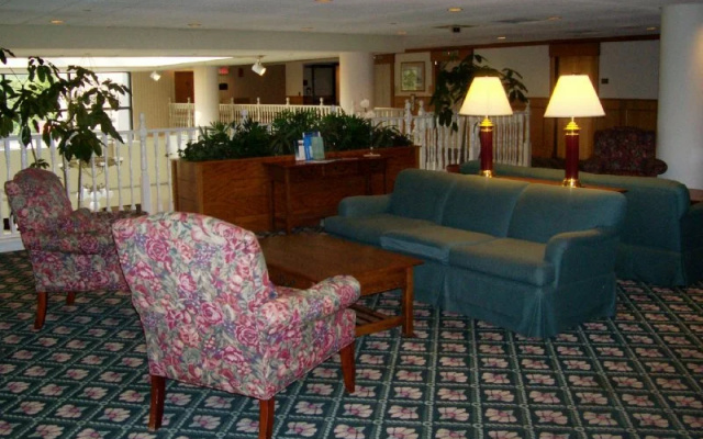 photo 2 of Holiday Inn Select Clinton