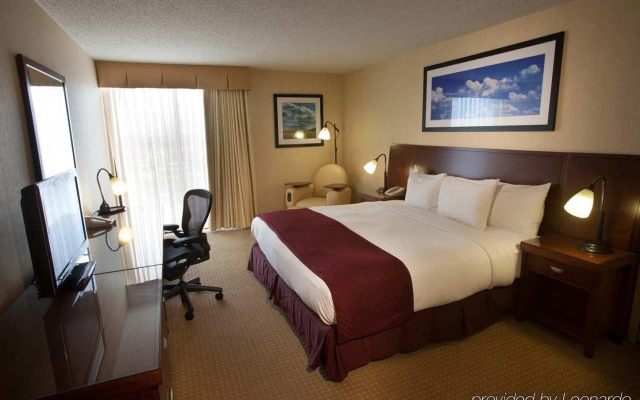 photo 5 of DoubleTree By Hilton Hotel Dallas - DFW Airport North