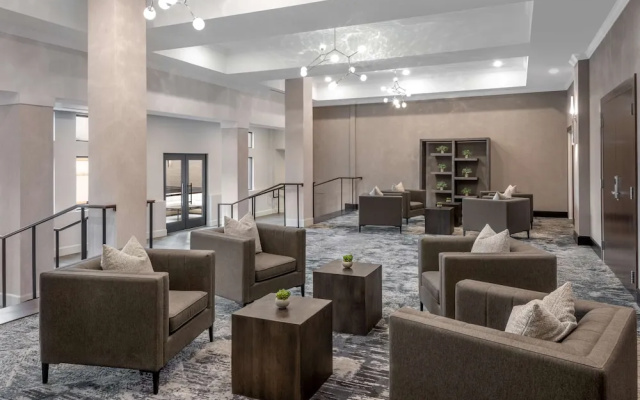 photo 2 of Holiday Inn Select Cherry Creek