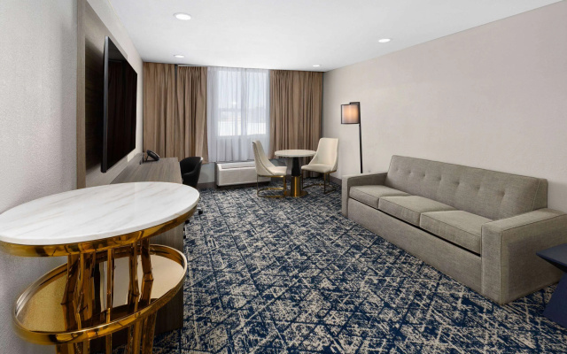 photo 3 of Holiday Inn Select Dfw Airport South