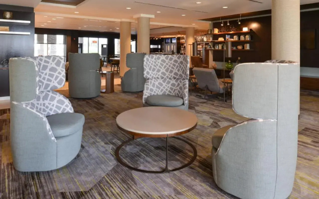 photo 2 of Holiday Inn Select St. Peters-st. Charles