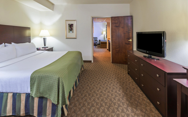 photo 4 of Holiday Inn Springdale/Fayetteville Area by IHG