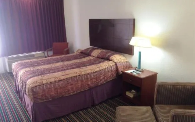 photo 3 of Holiday Inn St Louis Airport