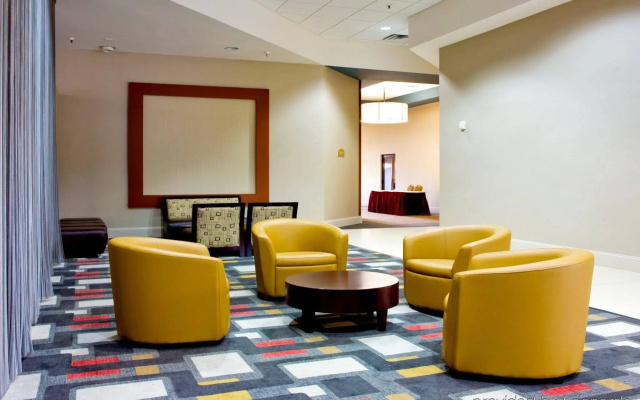 photo 2 of Holiday Inn St Petersburg N - Clearwater by IHG