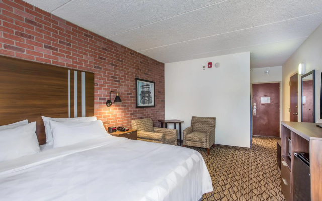 photo 5 of Burrstone Inn, an Ascend Collection Hotel