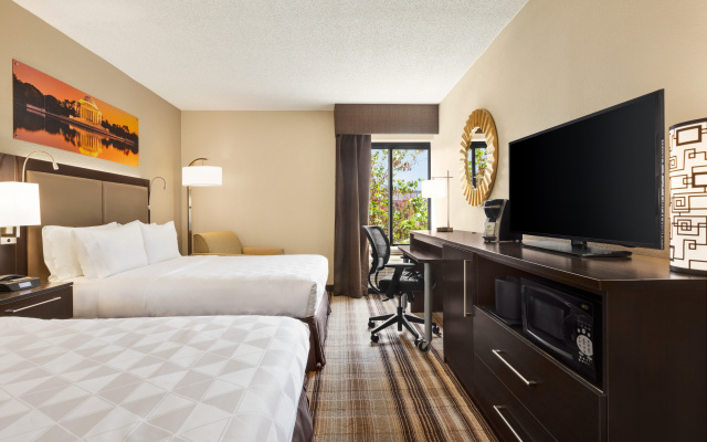 photo 5 of Holiday Inn Washington-Dulles International Airport by IHG