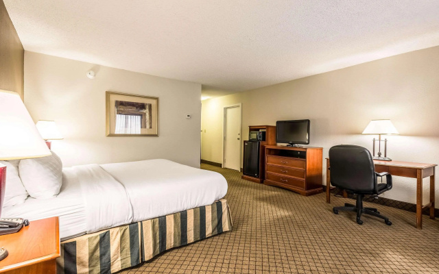 photo 3 of The Lux Hotel & Conference Center, an Ascend Collection Hotel