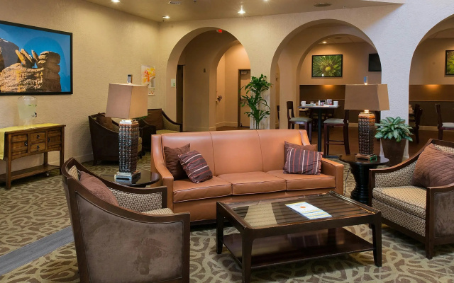 photo 2 of GreenTree Hotel Phoenix West
