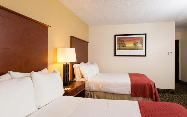 photo 4 of Holiday Inn Wilmington-Market Street