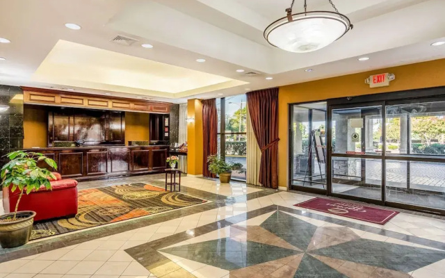 photo 2 of Hermitage Hotel Richmond Virginia