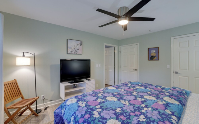 photo 2 of Holiday Island Home: Mountain View + Hot Tub!