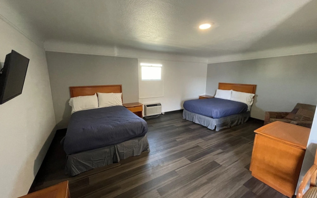 photo 2 of Holiday Motel