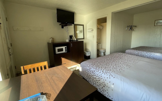 photo 3 of Holiday Motel