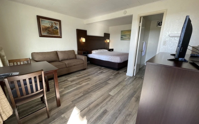 photo 5 of Holiday Motel