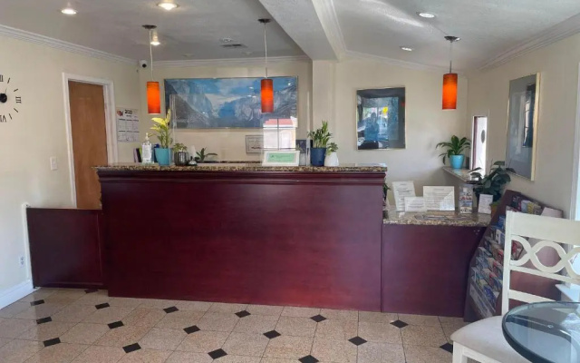 photo 2 of Holiday Motel Oakdale