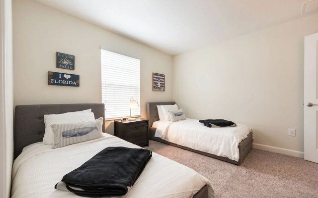 photo 2 of Modern and Spacious 5 bed Home Resort