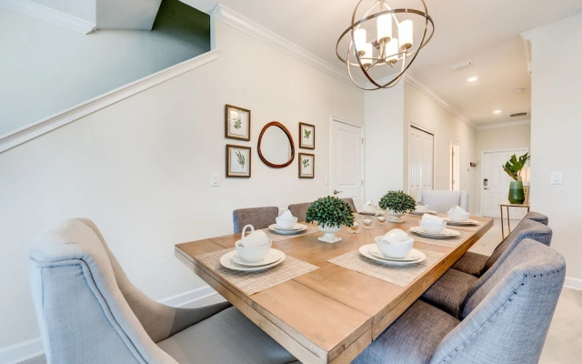 photo 3 of Modern and Spacious 5 bed Home Resort