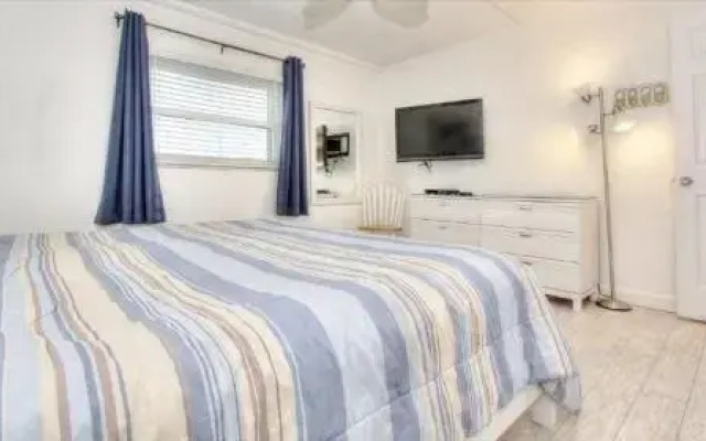 photo 2 of Holiday Villas III 201 - 2 Br condo by RedAwning