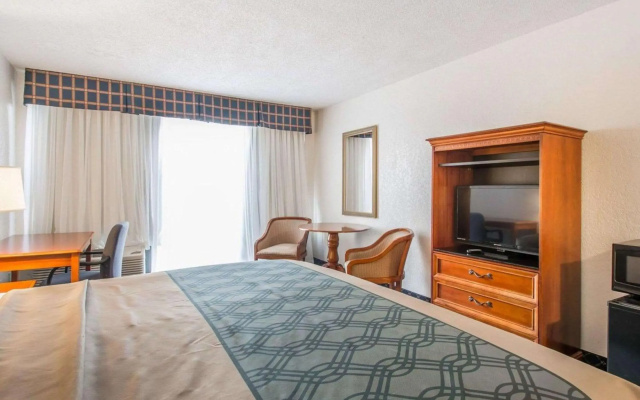 photo 3 of North Miami Beach Gardens Inn & Suites
