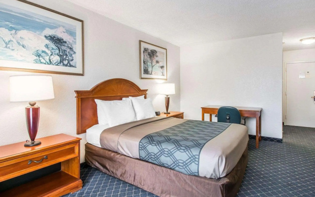 photo 4 of North Miami Beach Gardens Inn & Suites