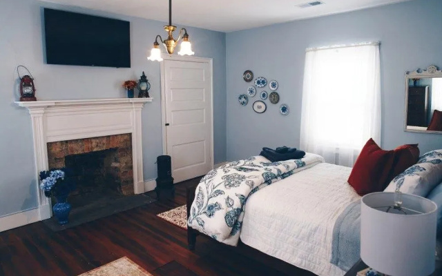 photo 4 of Holliday House Strasburg