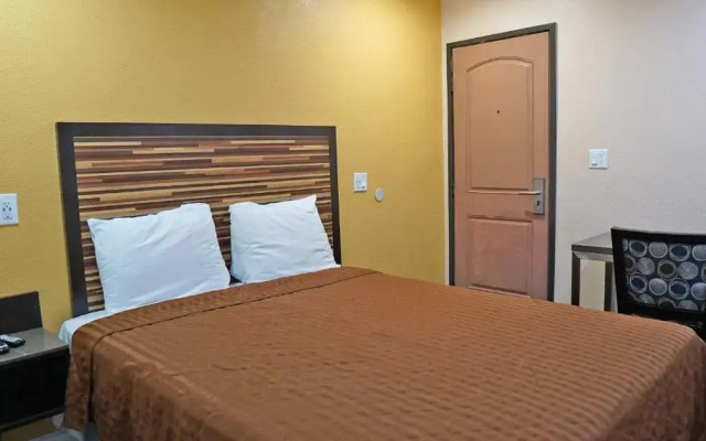 photo 2 of Holly Crest Hotel - Los Angeles, Lax Airport