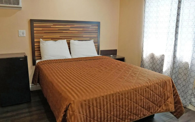 photo 3 of Holly Crest Hotel - Los Angeles, LAX Airport