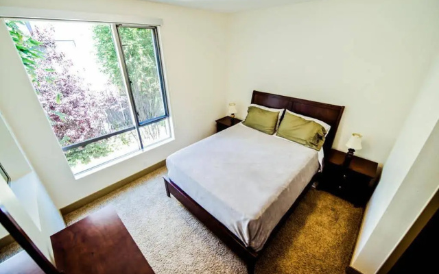 photo 4 of Hollywood and Highland Apartment