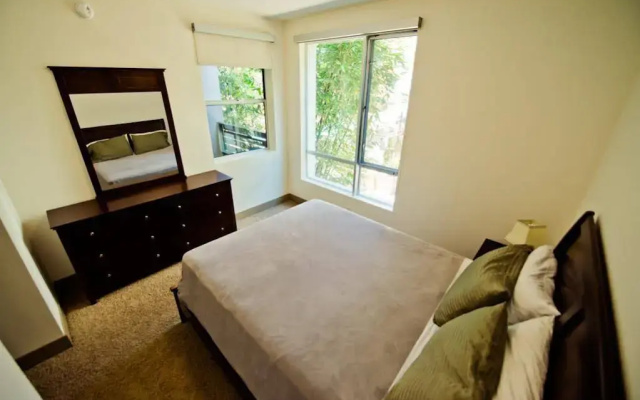 photo 5 of Hollywood and Highland Apartment