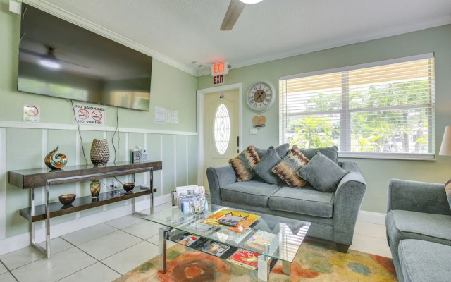 photo 2 of Hollywood Apartment, 5 Mi to Hard Rock Stadium!