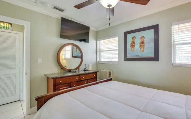 photo 3 of Hollywood Apartment, 5 Mi to Hard Rock Stadium!