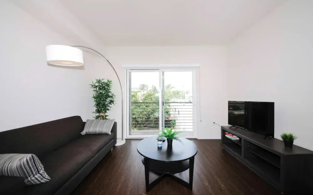 photo 2 of Hollywood Apartments by Barsala