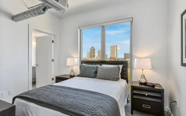 photo 2 of Sunset Boulevard Apartments