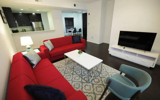 photo 4 of Hollywood Central Suites
