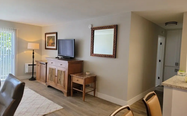 photo 5 of Hollywood Cosmopolitan Apartments