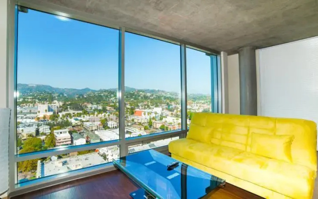 photo 5 of Hollywood DiCaprio Apartment