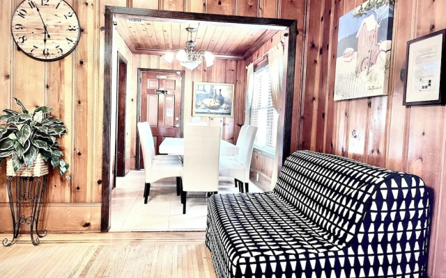 photo 4 of 4BR, 4BA House Beach, Entertainment, Nightlife