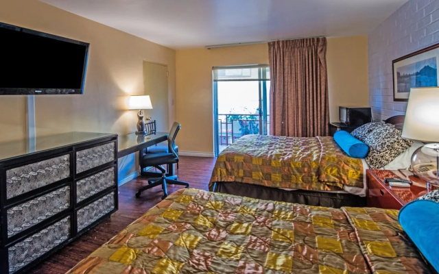 photo 5 of Hollywood Downtowner Inn