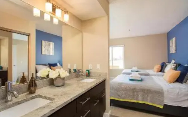photo 2 of Hollywood Frenchi Suite