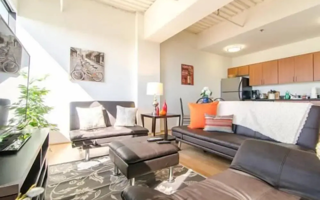 photo 5 of Hollywood Highrise 0 Bedroom Studio By Senstay