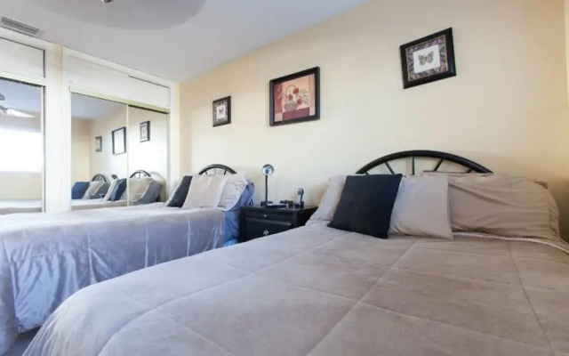 photo 3 of Hollywood Hills 4 Bedrooms 3 Bathrooms Home