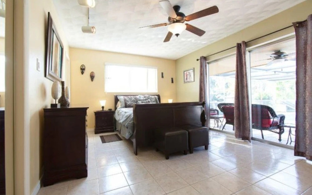 photo 5 of Hollywood Hills 4 Bedrooms 3 Bathrooms Home