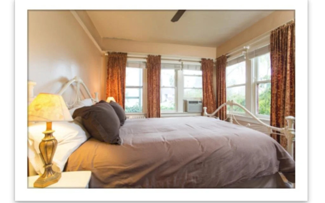 photo 3 of Hollywood Hills Suites