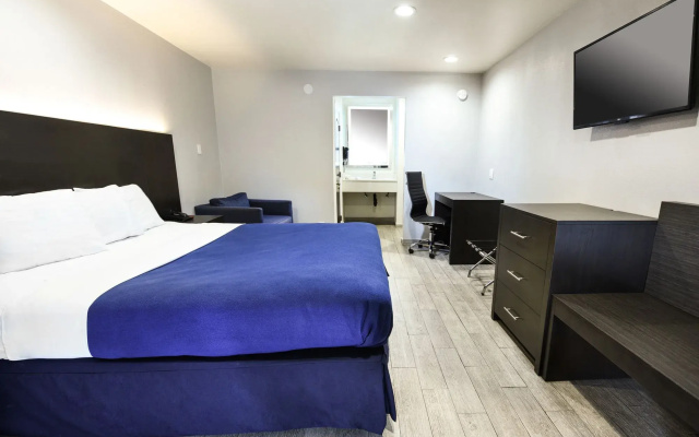 photo 4 of Hollywood Inn Express LAX