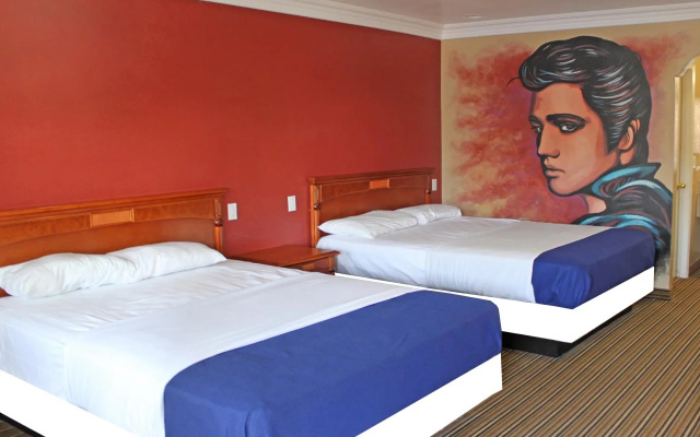 photo 2 of Hollywood Inn Express North
