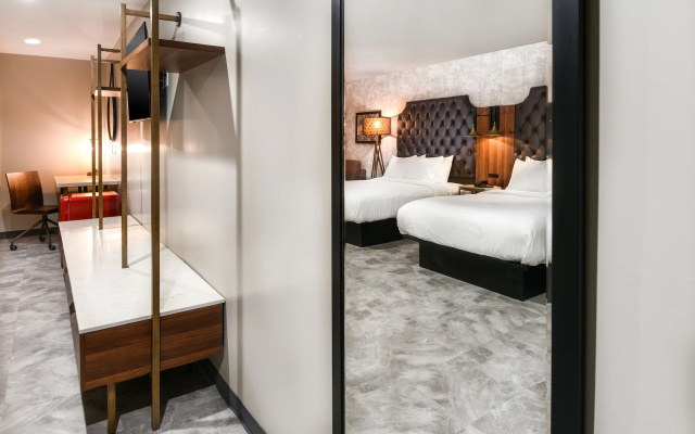photo 3 of Hollywood Inn Suites Hotel