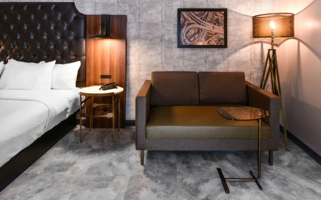 photo 4 of Hollywood Inn Suites Hotel