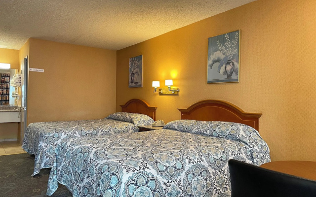 photo 4 of Hollywood La Brea Inn