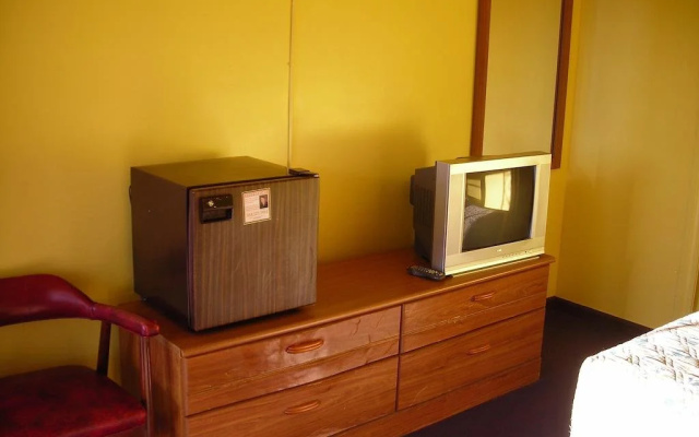photo 3 of Hollywood Motel