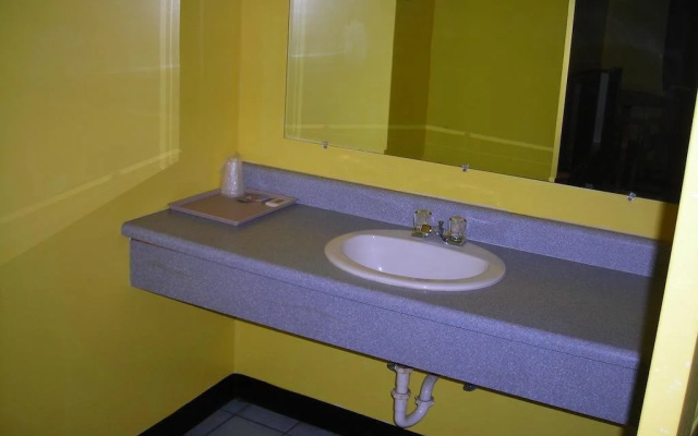 photo 5 of Hollywood Motel